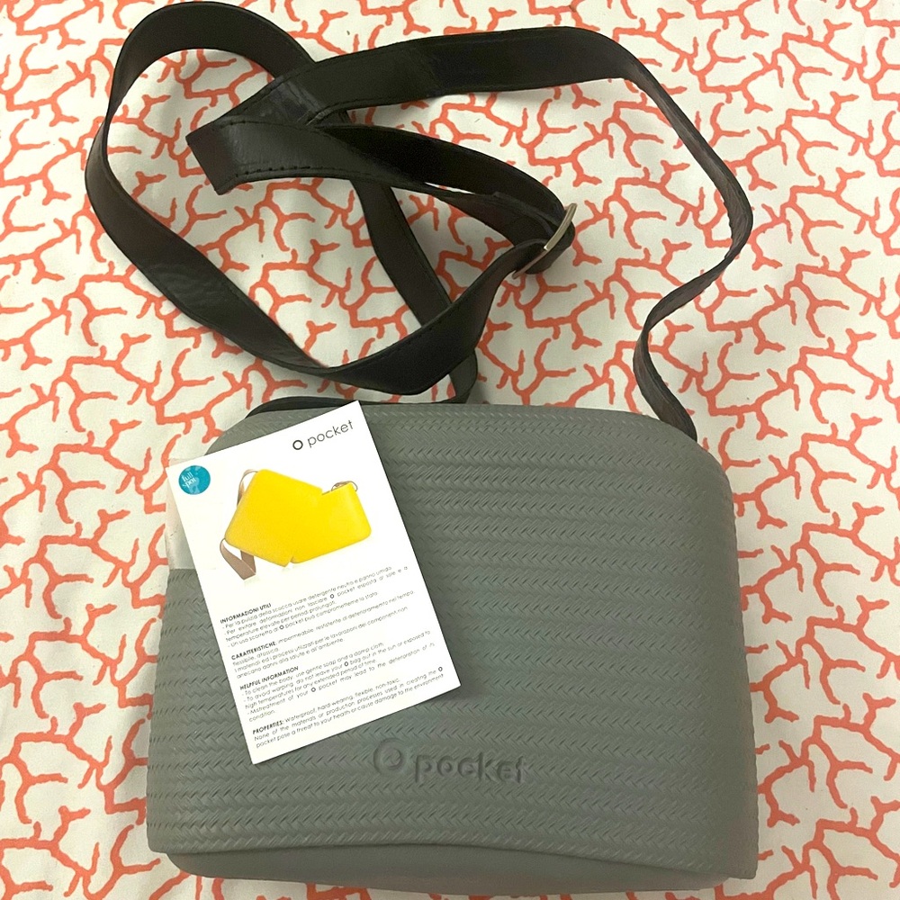 Pocket Gray Crossbody Bag, new, lightweight, grey bag & black straps.